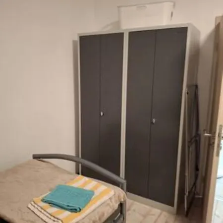 Apartment Schöne Vollausgestattete Monteurs- Gästewohnungen 6105 *