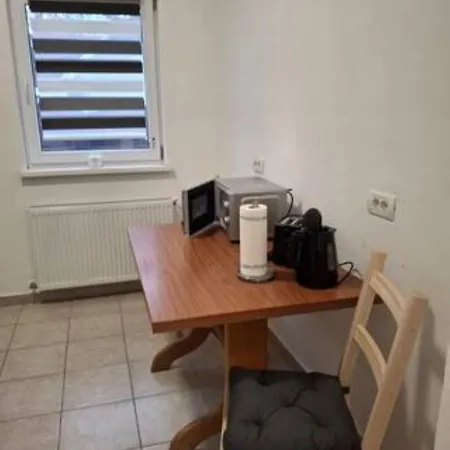 Apartment Schöne Vollausgestattete Monteurs- Gästewohnungen 6105